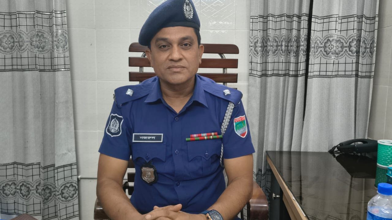 সৎ চিন্তা আর সৃজনশীলতায় বদলে গেছে দর্শনা থানার চিত্র 