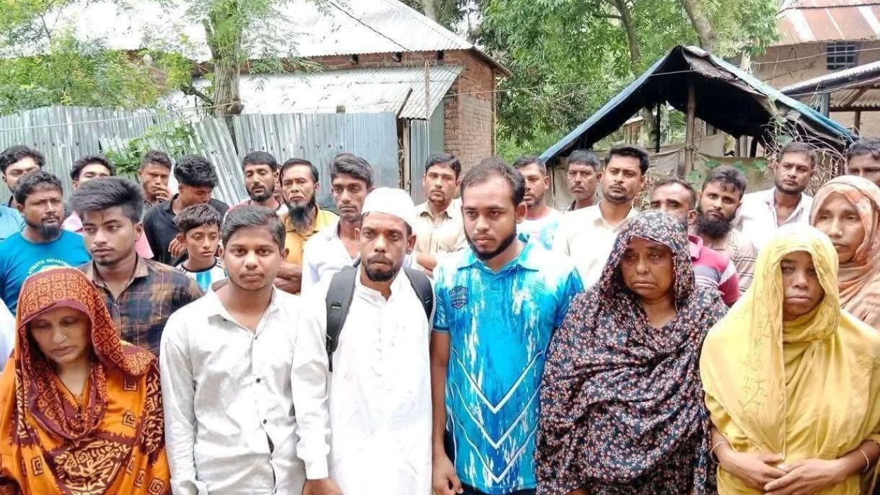 ভিসা ছাড়াই পায়ে হেঁটে হজে যাওয়ার অভিযানে সিংড়ার দিনমজুর দুলাল 