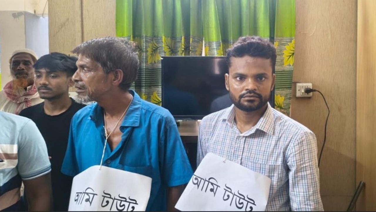চুয়াডাঙ্গার আদালত চত্বরে ভুয়া আইনজীবীসহ দুইজন আটক 