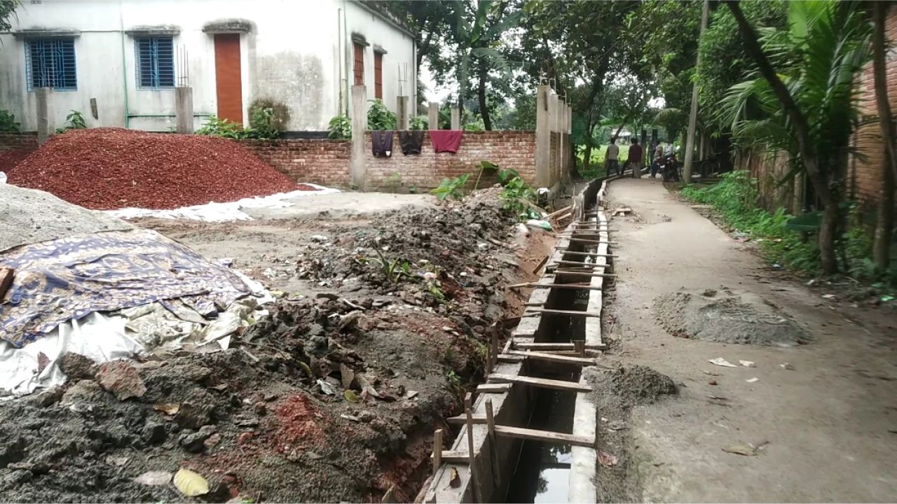 গাজীপুরের কালীগঞ্জে ড্রেনের কাজ নিয়ে ‘মিথ্যা অভিযোগ 