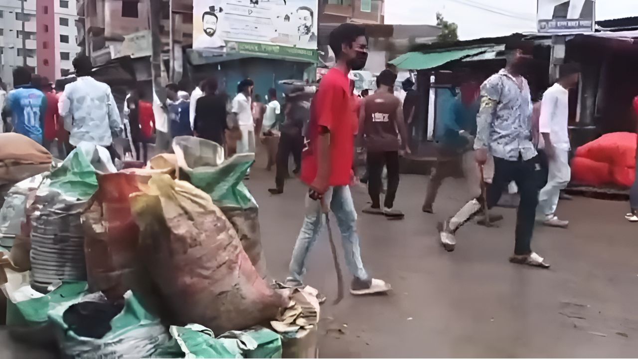 রামদার কোপে গাজীপুরে সাংবাদিক গুরুতর আহত 