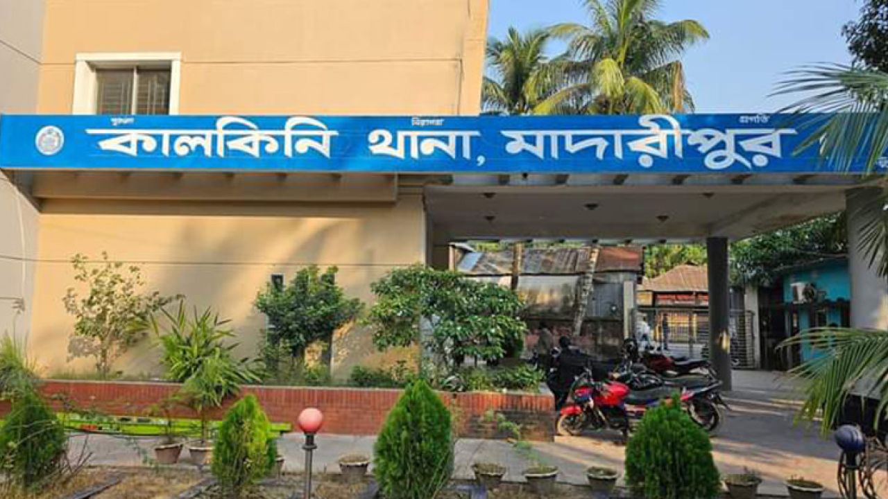 কালকিনিতে বৃদ্ধের দুই পায়ের রগ কেটে হত্যা চেষ্টা 