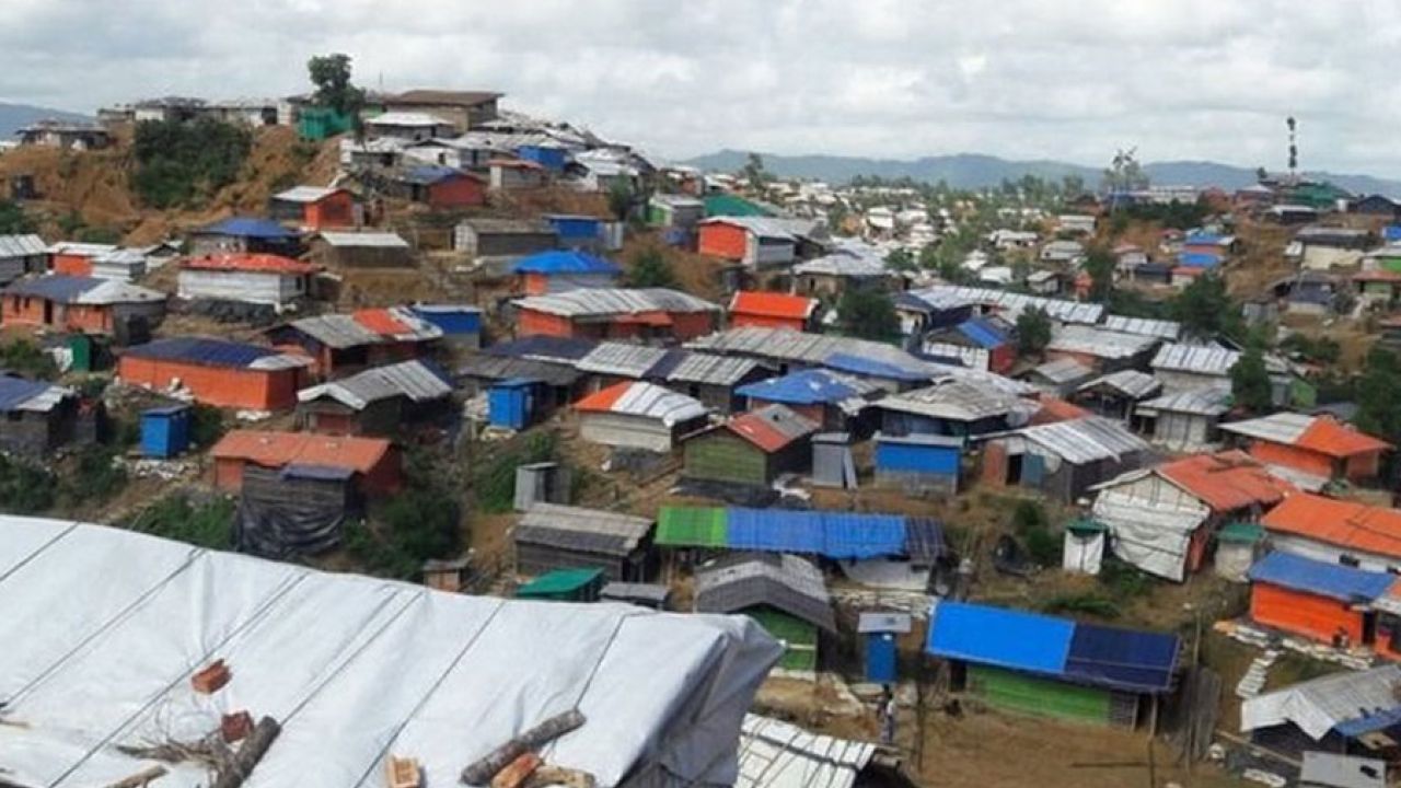 রোহিঙ্গা ক্যাম্পে গোলাগুলিতে শিশু নিহত 