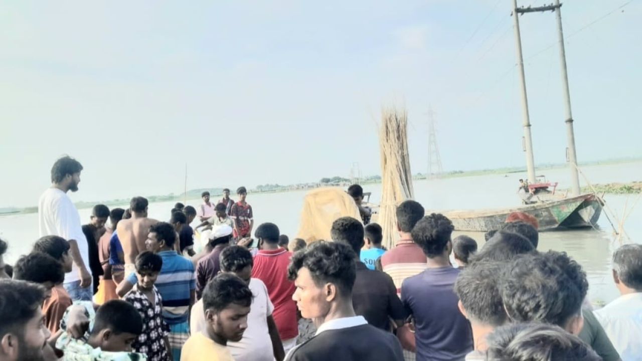 ফুটবল খেলতে গিয়ে পদ্মায় মাদ্রাসাছাত্র নিখোঁজ 