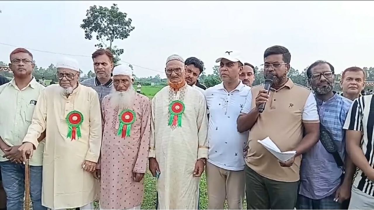 ভাইরাল মাঠে এবার ফুটবল টুনামেন্ট শুরু 