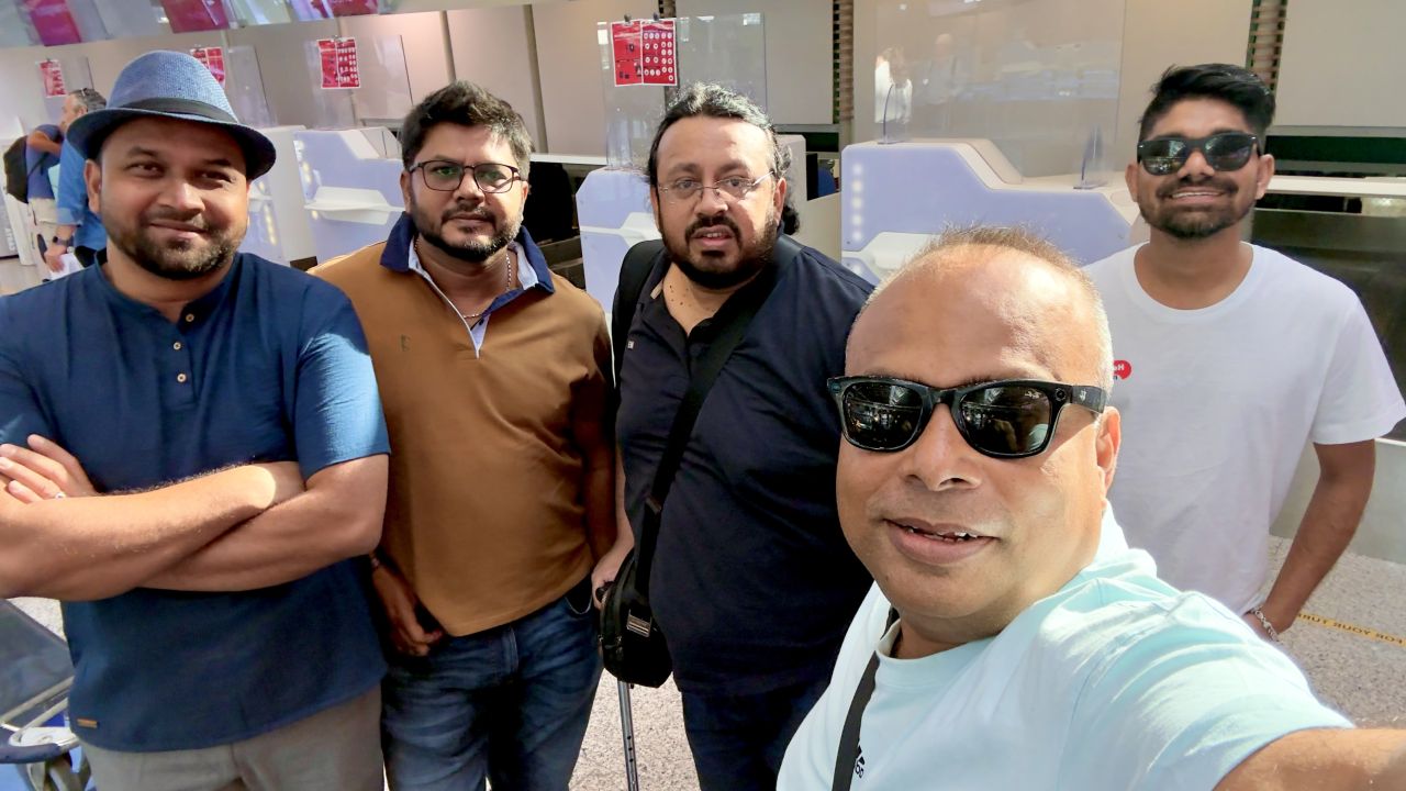 রোম বিমানবন্দরে প্রবাসীদের ভালোবাসায় বিদায় নিলেন নগরবাউল 