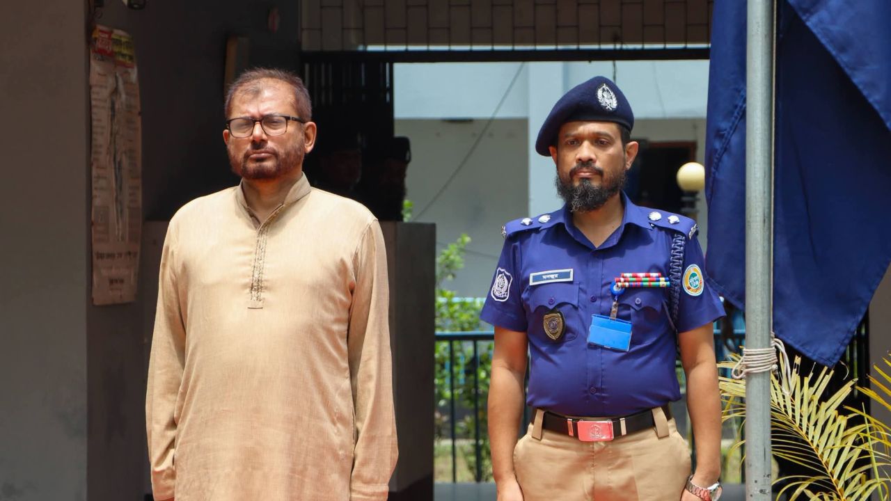 বরিশাল রেঞ্জের ডিআইজির কাউখালী থানা পরিদর্শন 