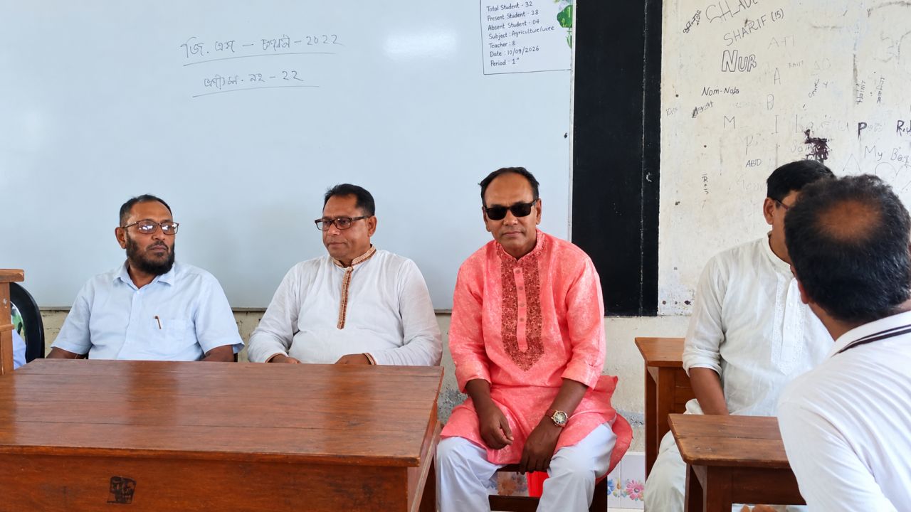 সিরাজগঞ্জ জেলা যাত্রা শিল্পী সমিতির আহ্বায়ক ফজলুল হক 