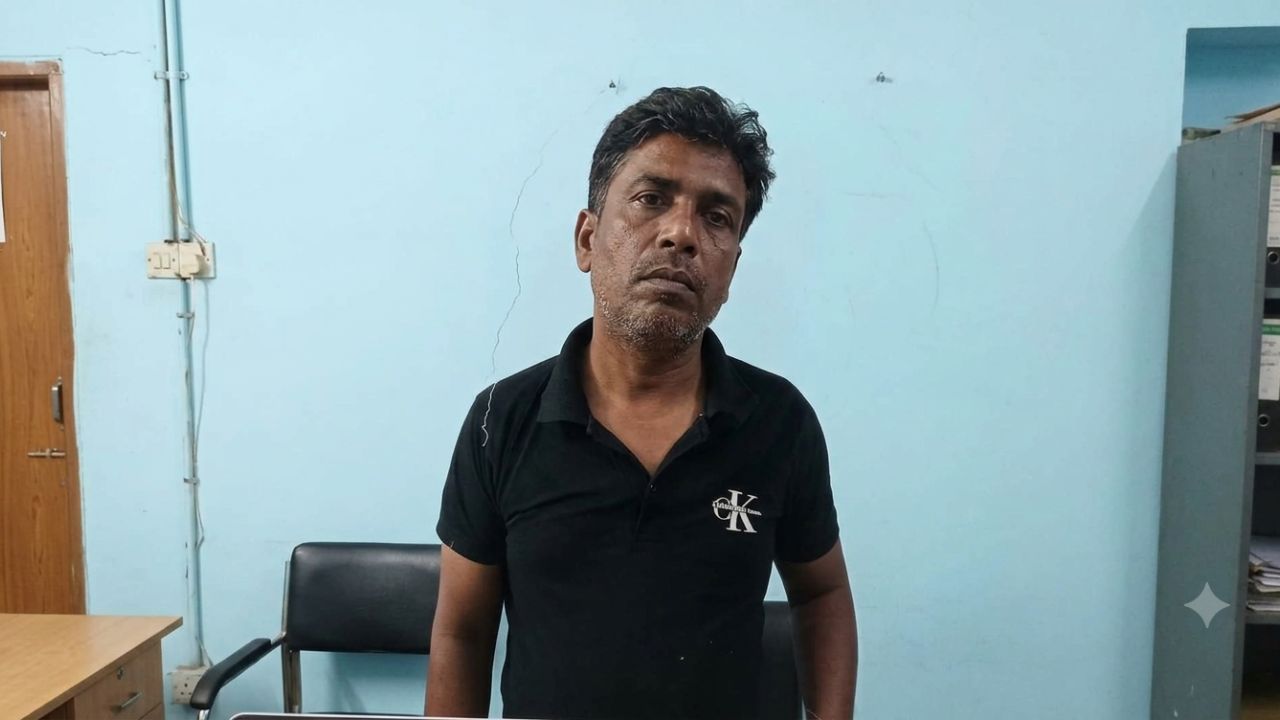 মেহেরপুর থেকে সাইবার অপরাধী গ্রেফতার