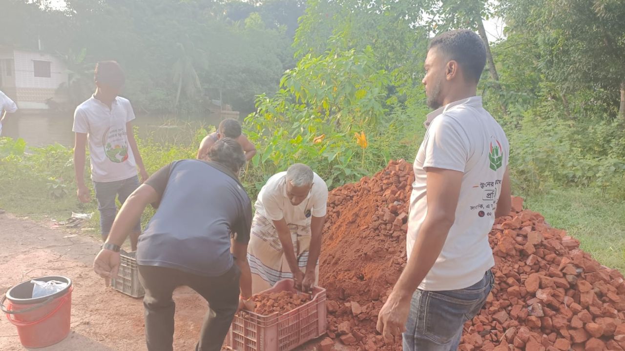 'আমার গ্রাম আমার দায়িত্ব' সংগঠনের উদ্যোগে বদলাচ্ছে দেবিদ্বারের ৩ গ্রামের চিত্র 