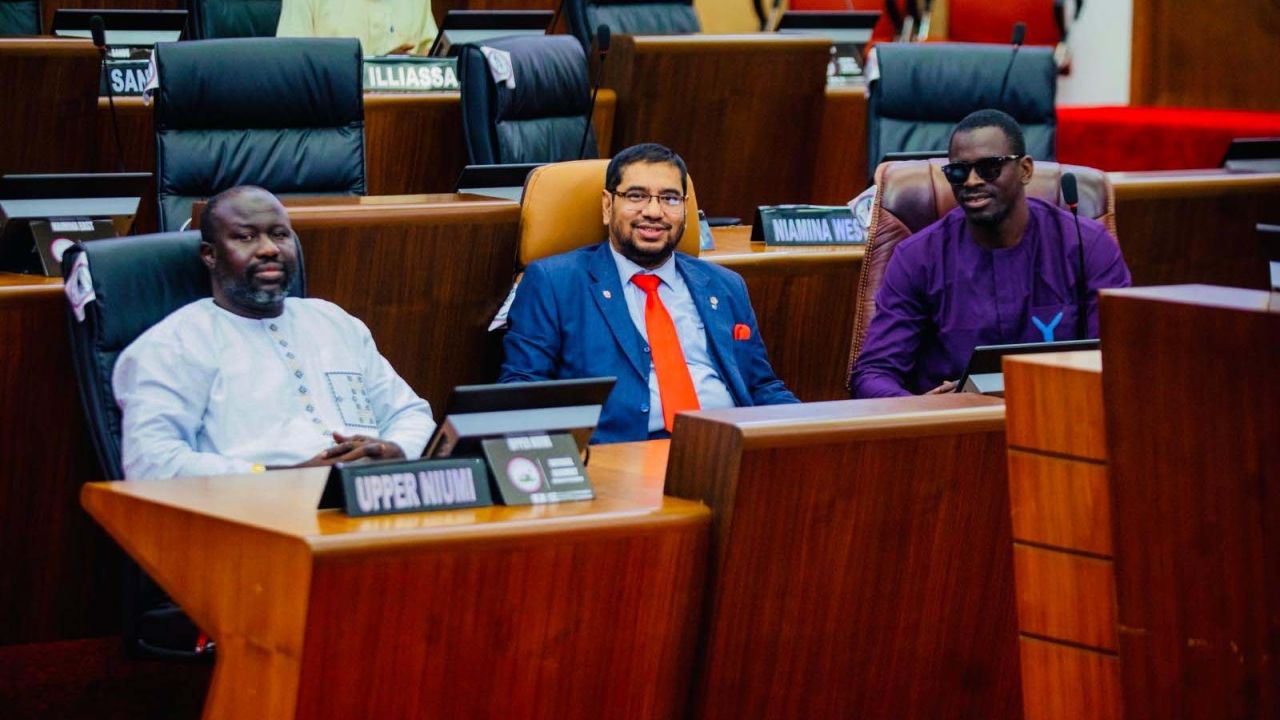 গাম্বিয়ার পার্লামেন্টের ভারপ্রাপ্ত স্পিকারের সঙ্গে ব্যারিস্টার নাজির আহমদের সৌজন্য সাক্ষাৎ 