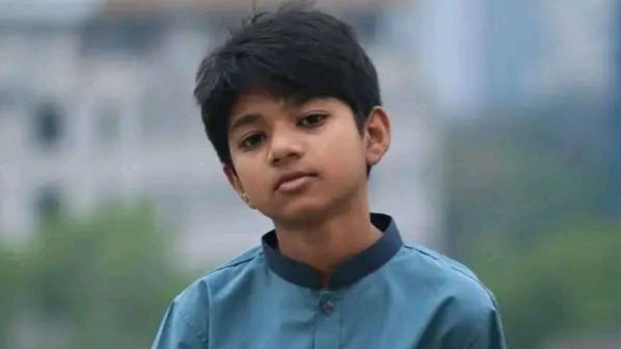 মায়ের কর্মস্থল কুমিল্লা বিশ্ববিদ্যালয় মাঠে সকাল ১০ টায় অনুষ্ঠিত হবে অপ্রতিমের প্রথম জানাজা 