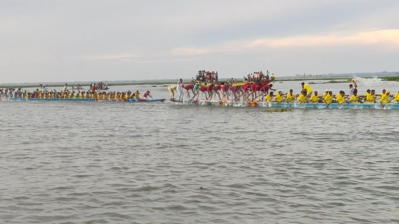  সরাইলে দেওয়া, মলাইশ ও গাজীপুর গ্রামবাসীর উদ্যোগে তিতাসের নৌকা বাইচ 