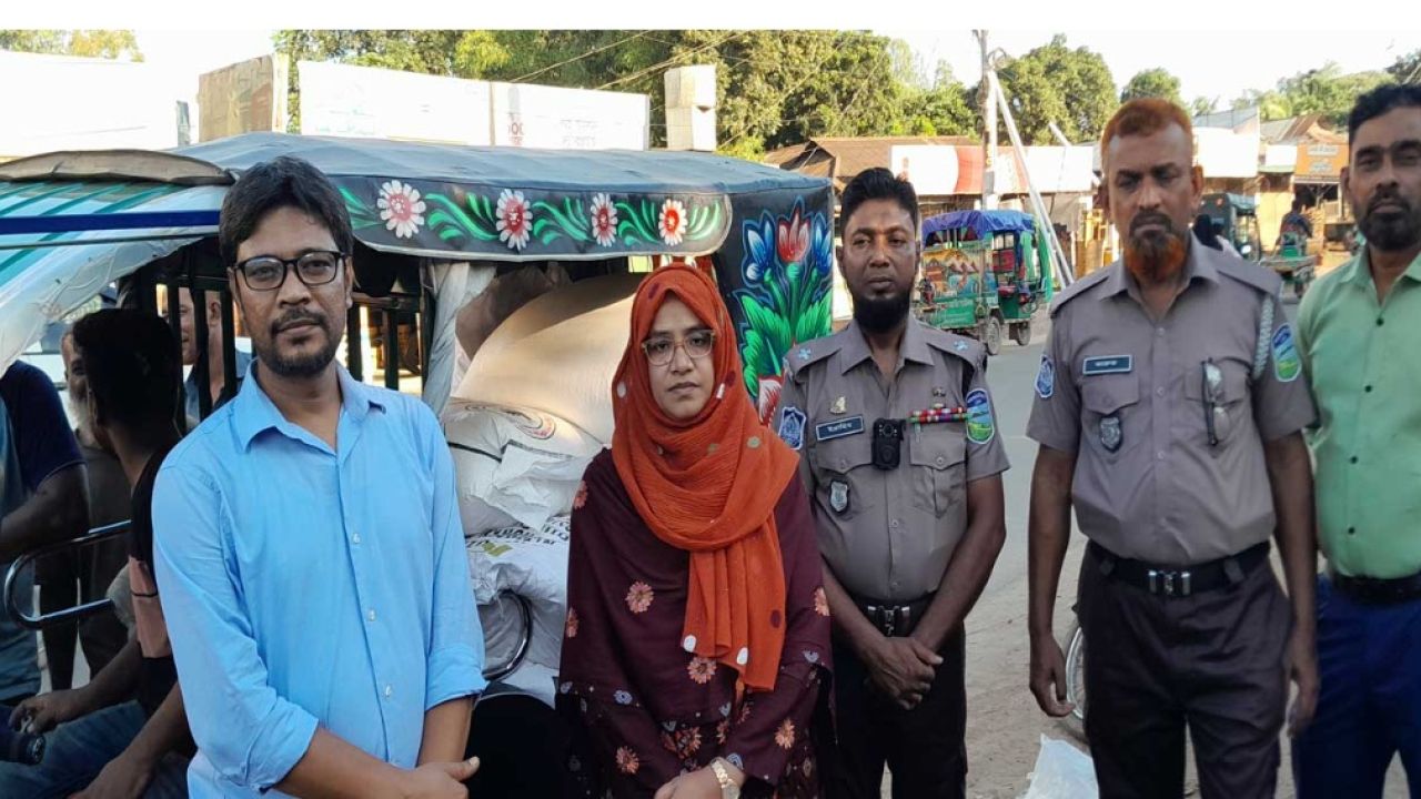 বকশীগঞ্জে ১৫ বস্তা ইউরিয়া জব্দ 