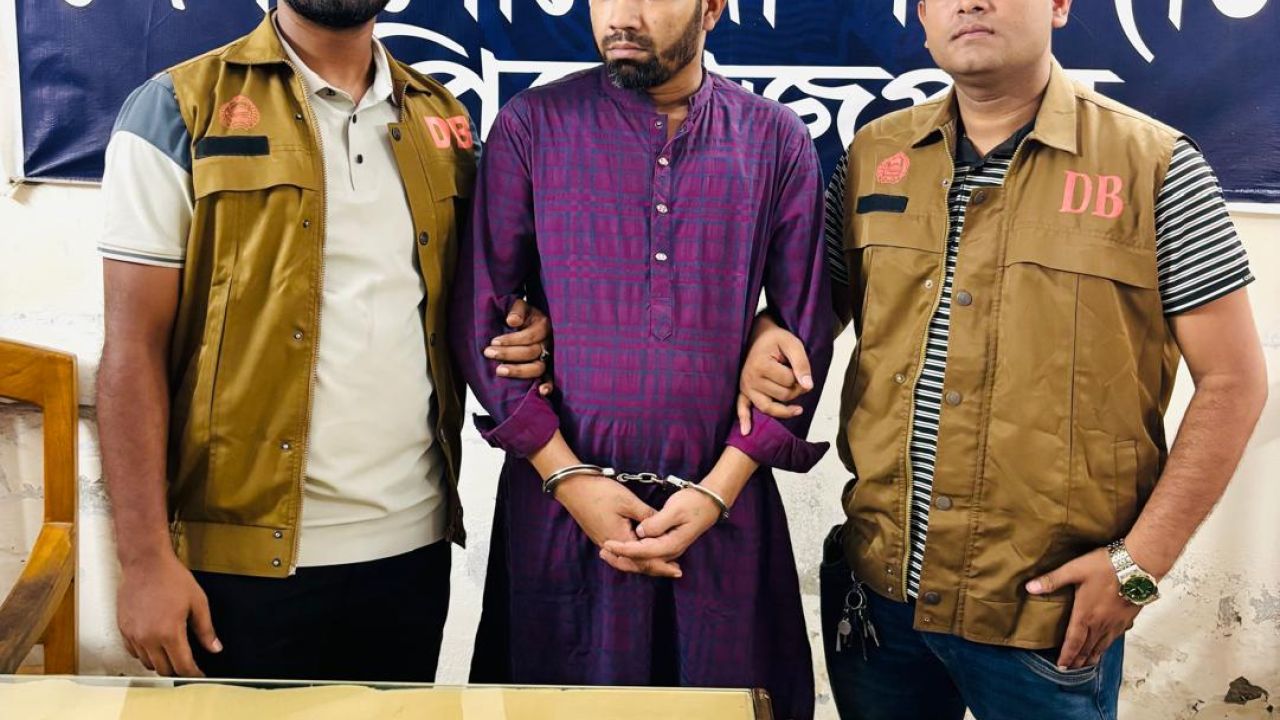 ১৫০ পিস ইয়াবাসহ পিরোজপুরে জেলা ছাত্রদলের যুগ্ম সাধারণ সম্পাদক আটক 