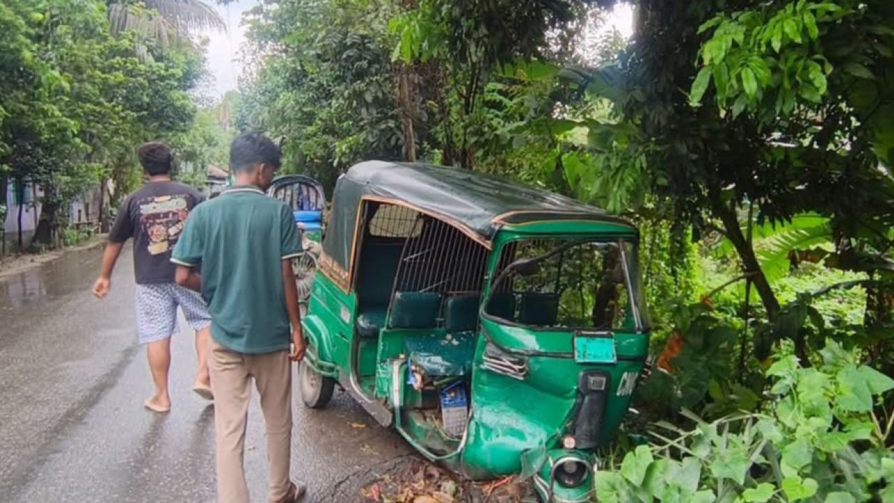 বেলনা খাসকান্দি এলাকায় ট্রাক সিএনজি সংঘর্ষে আহত ১  