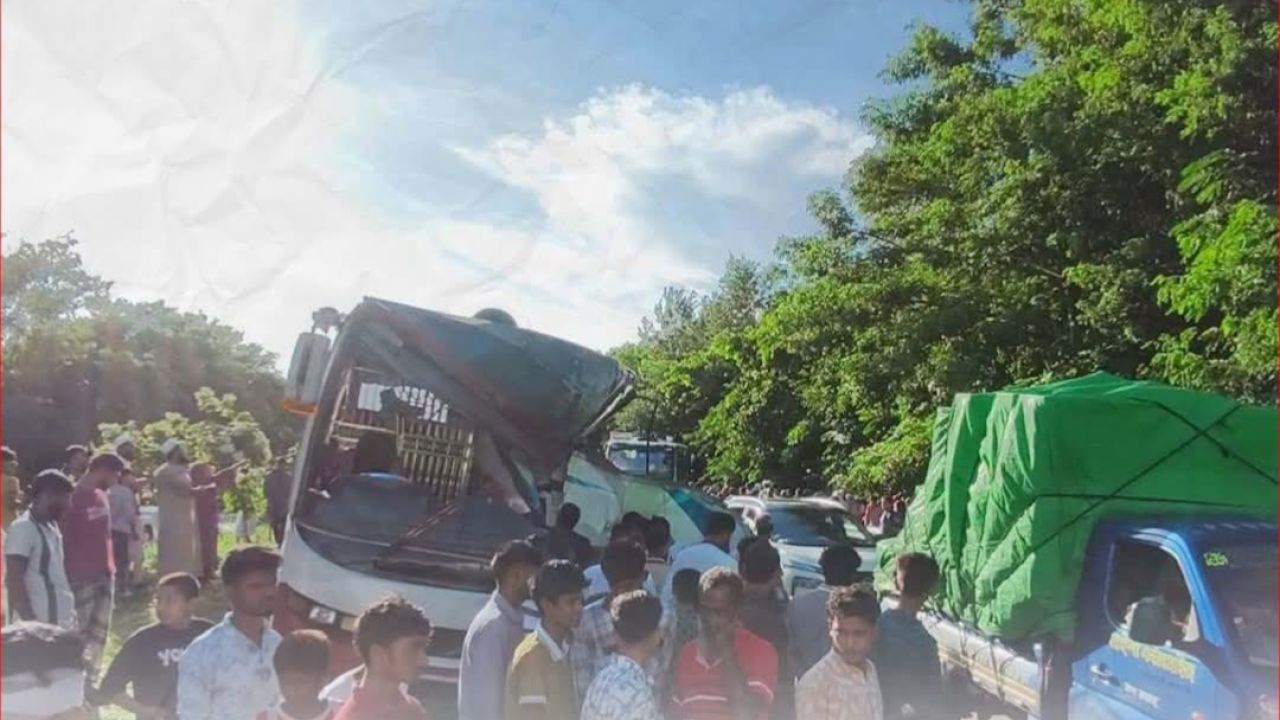 বাসের ধাক্কায় মাদারীপুরের শিবচরে ৩ জন নিহত, আহত ১৫ 
