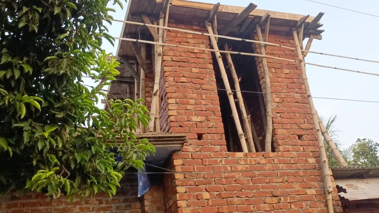 পাঁচবিবিতে বিদ্যুৎস্পৃষ্ট হয়ে শ্রমিক হাবিবের মৃত্যু
