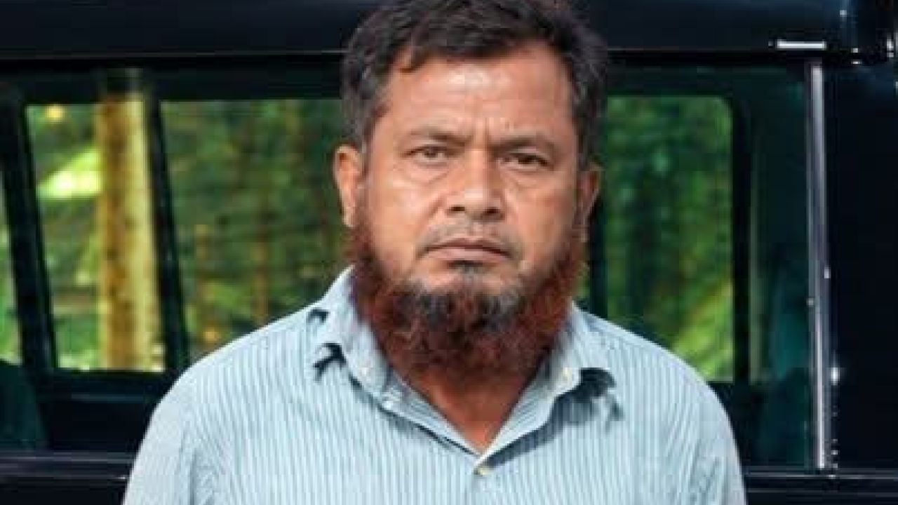 ২৭ বছর পলাতক থাকার পর এরশাদ শিকদারের সহযোগী খুলনায় গ্রেফতার 