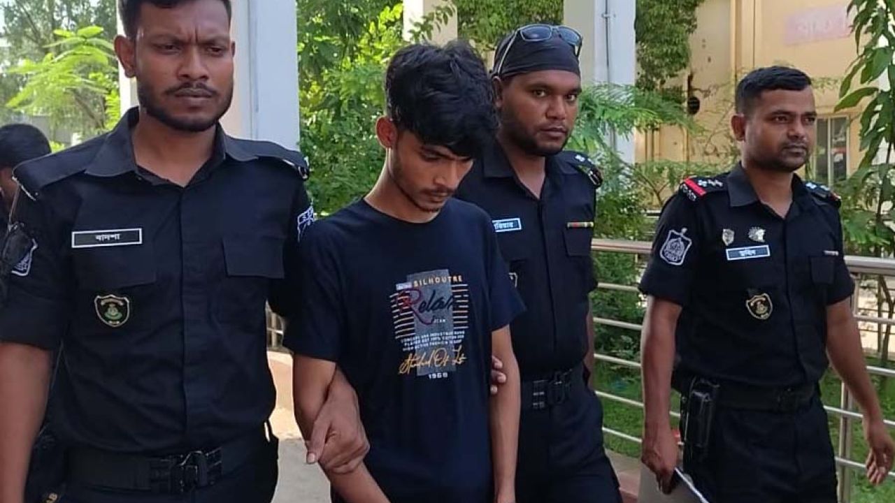 বেতাগীতে স্কুলছাত্রীর দাঁ/ত ভে/ঙে দেওয়ার ঘটনায় প্রধান অভিযুক্ত গ্রে/প্তা/র 