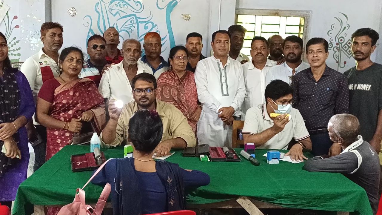 নান্নুর উদ্যোগে দাকোপে দিনব্যাপী চক্ষু ক্যাম্প 