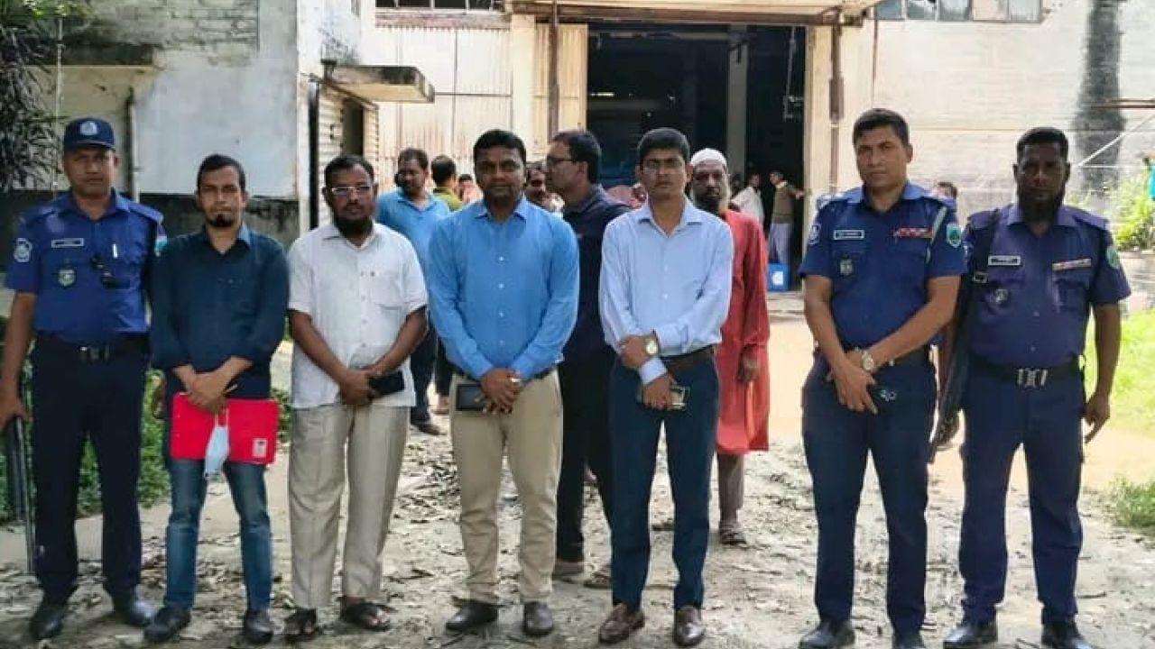 শাহজাদপুরে টেক্সটাইল কারখানাকে ১ লাখ টাকা জরিমানা 