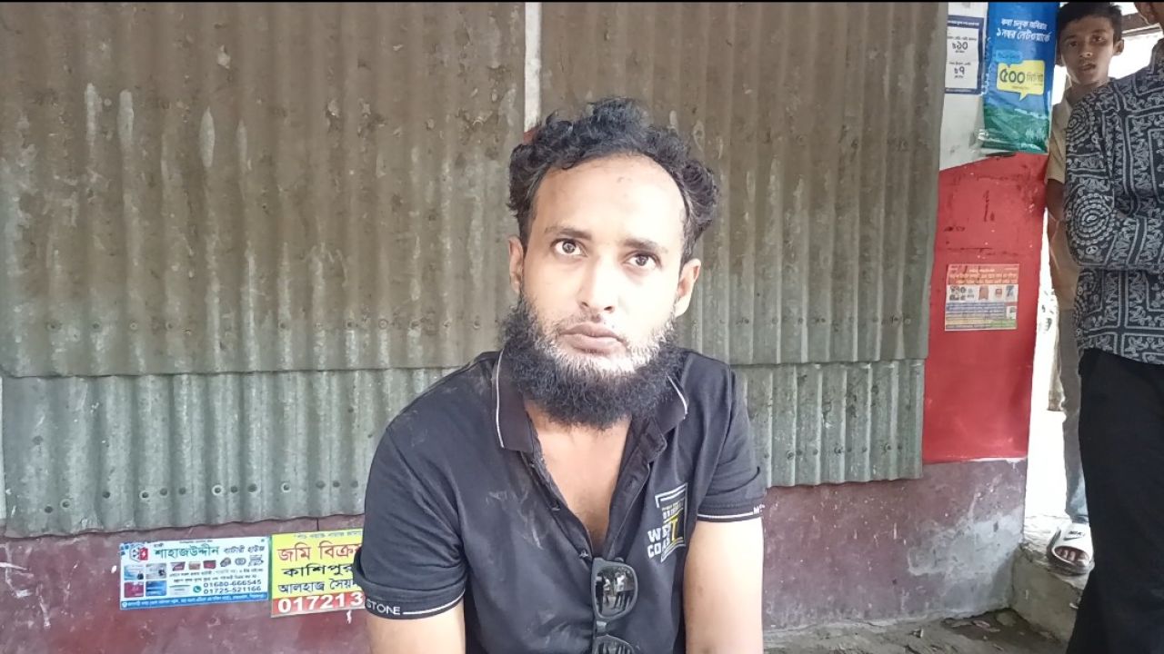 ৭ পিস ইয়াবাসহ নেছারাবাদে সাংবাদিক পরিচয়ে সাইফুল ইসলাম গ্রেপ্তার 