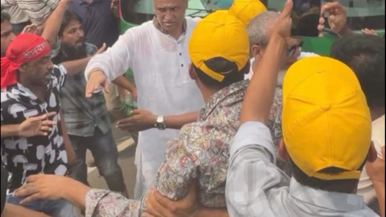প্রধানমন্ত্রীকে বরণে কুমিল্লার মহাসড়কজুড়ে উৎসবমুখর পরিবেশ 