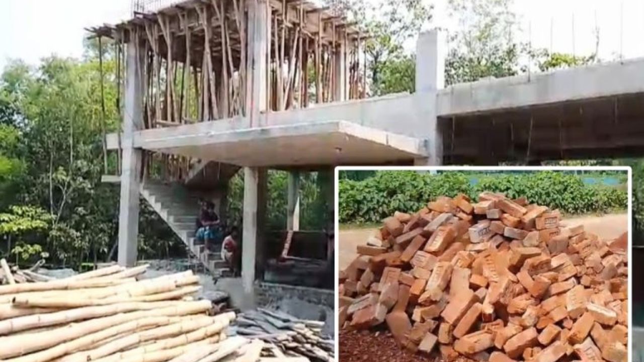 মুরাদনগরে ভূমি অফিসের কাজে নিম্নমানের ইট সরানোর কড়া নির্দেশ উপজেলা প্রকৌশলীর 