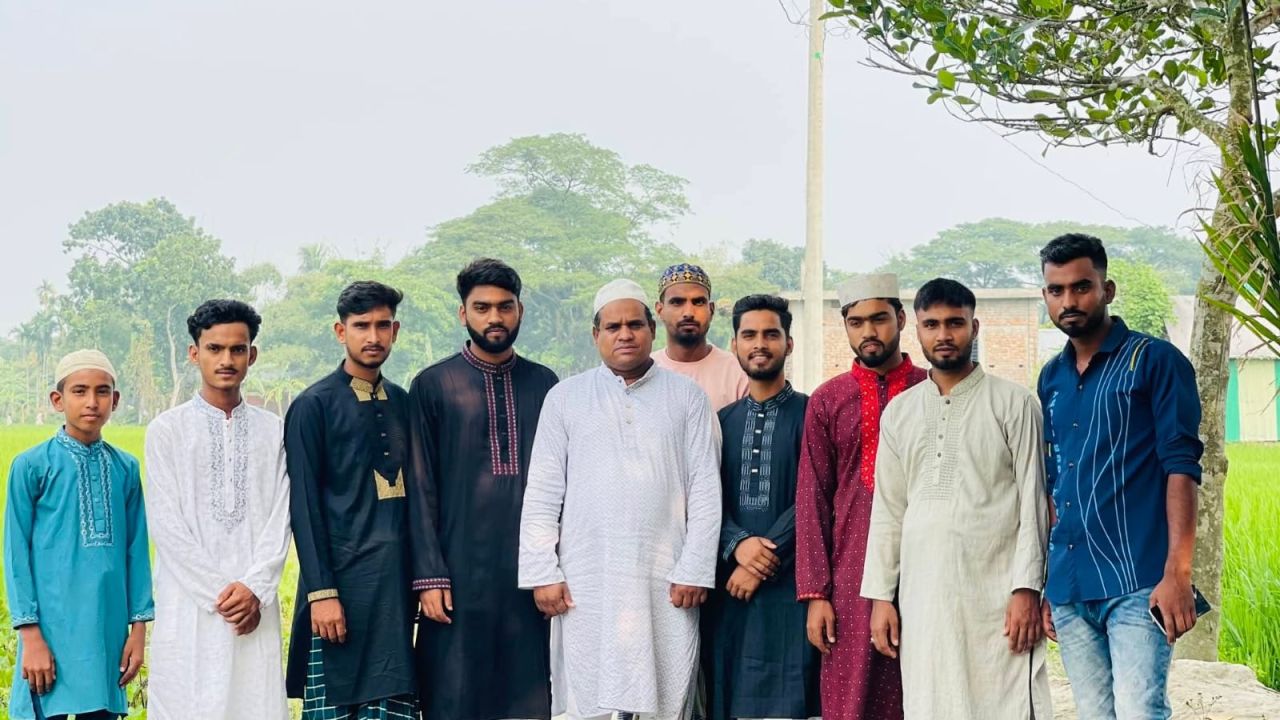 ২নং মোয়াজ্জেমপুর ইউনিয়নে চেয়ারম্যান প্রার্থী মোনায়েম আকন্দের জনসংযোগ 