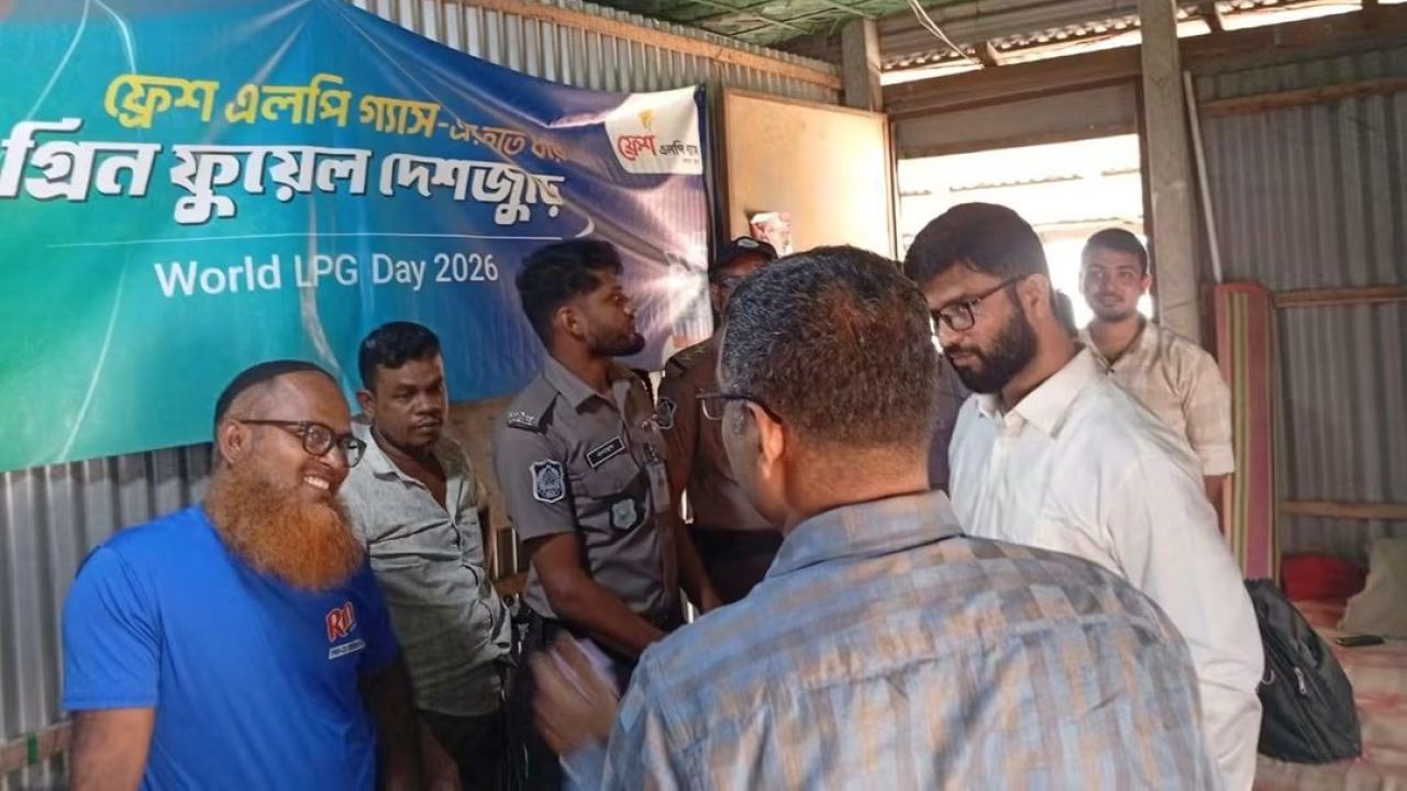 অতিরিক্ত দামে এলপিজি বিক্রির দায়ে জামালপুরে দুই প্রতিষ্ঠানকে জরিমানা 