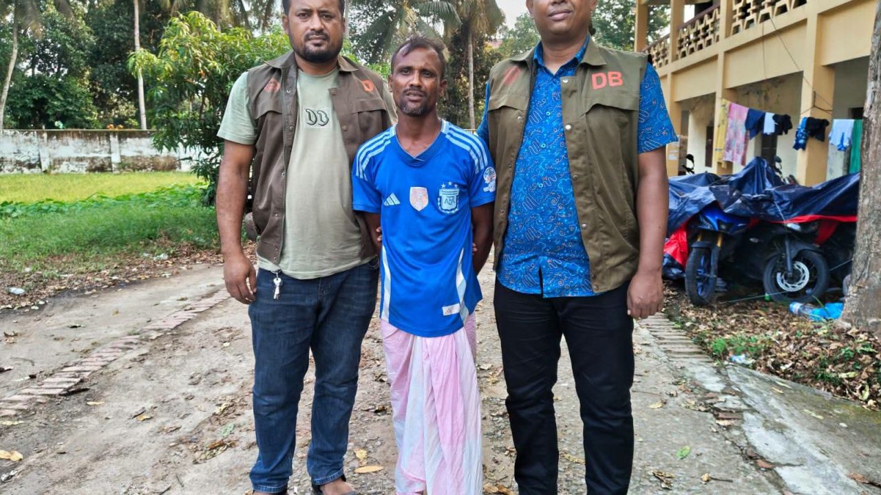 হ'ত্যা'র পর পুকুরে গোসল করে পালায় অটোরিকশা চালক 
