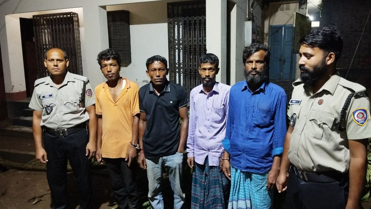 ঠাকুরগাঁওয়ে ৫ জনের কারাদণ্ড 