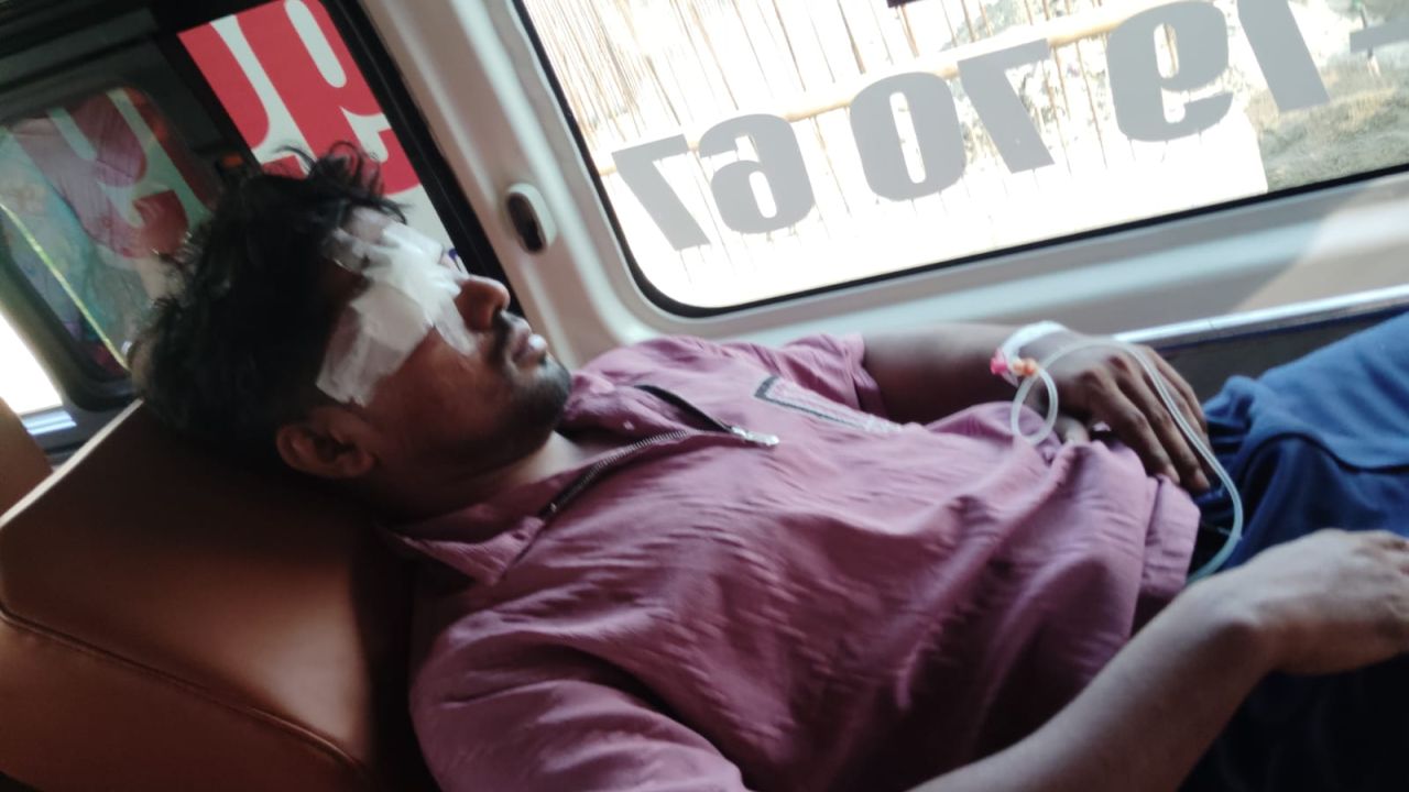 প্রতিপক্ষের হামলায় টুঙ্গিপাড়ায় প্রবাসী যুবক আহত 