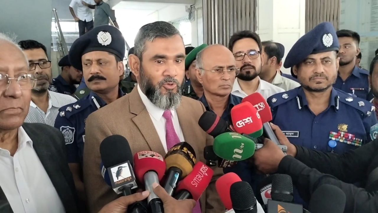 ঠাকুরগাঁও-১ উপনির্বাচনে আইনশৃঙ্খলা পরিস্থিতি অবনতির শঙ্কা নেই: ইসি সানাউল্লাহ 