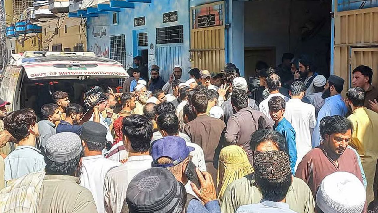 পাকিস্তানে স্কুলের ছাদ ধসে শিশুসহ নিহত ২৮ 